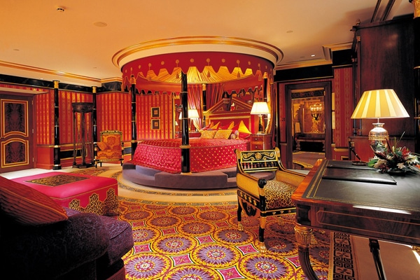 Burj-al-Arab's-plush-Royal-Suite-w