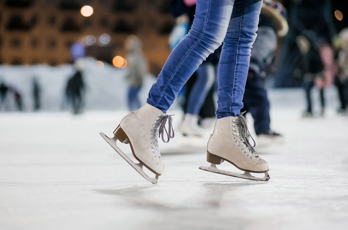 ice-skating-in-winter